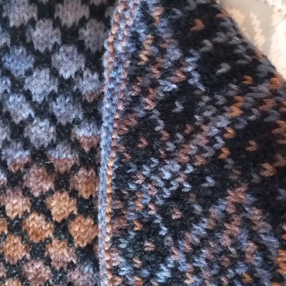 Hand knit Cowl - Picture 4 of 4